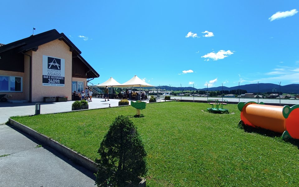 L'aera giochi con terrazzo panoramico